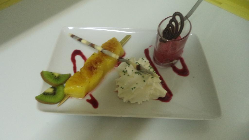 Logis Hotel Des Voyageurs Restaurant La Bonne Tabl'Hay Livron-sur-Drôme Eksteriør bilde