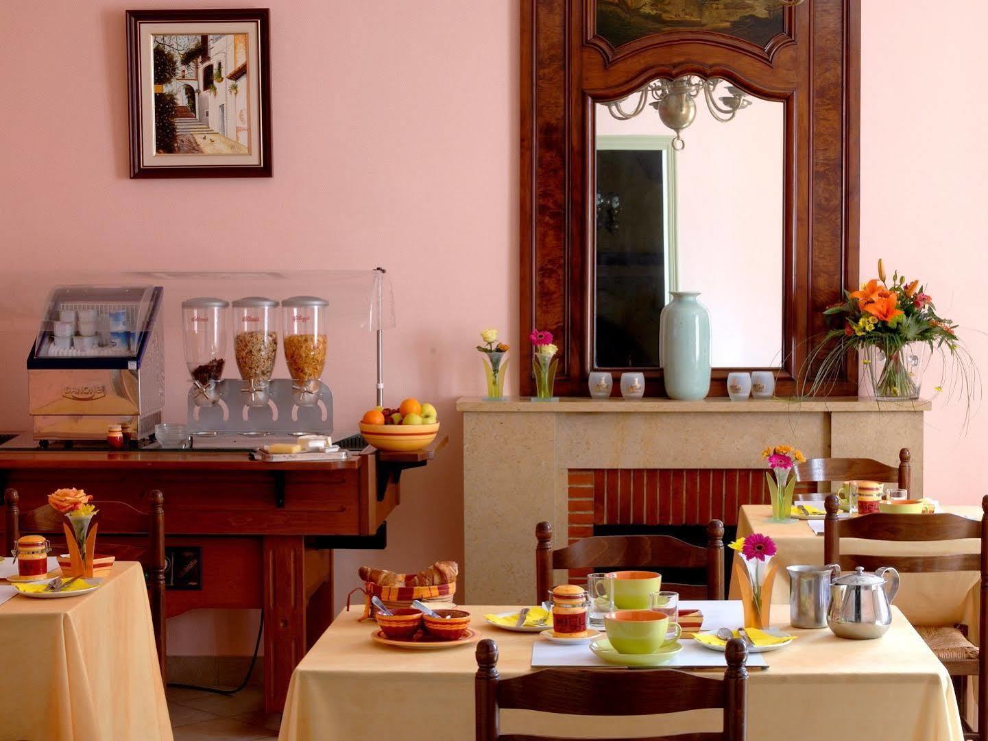 Logis Hotel Des Voyageurs Restaurant La Bonne Tabl'Hay Livron-sur-Drôme Eksteriør bilde